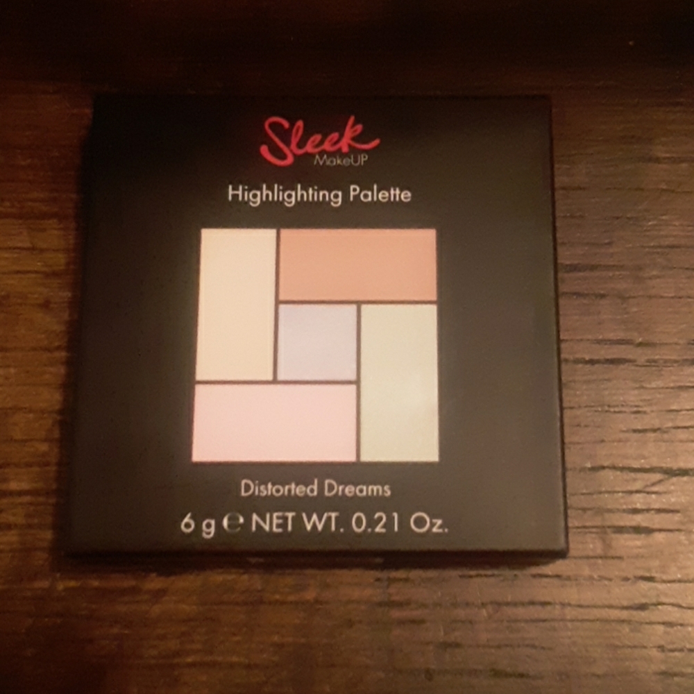 5/$25 Sleek makeup highlighting palette